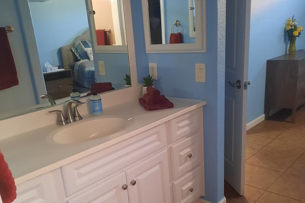 Photo of Bathroom in Clarkdale