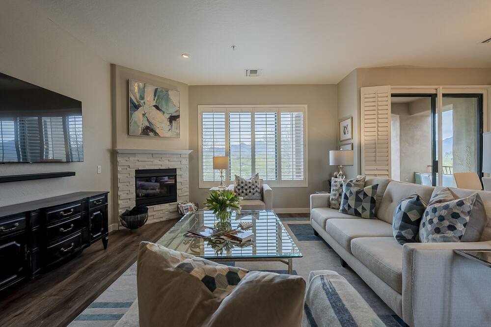 Photo of Livingroom in Talon Retreat