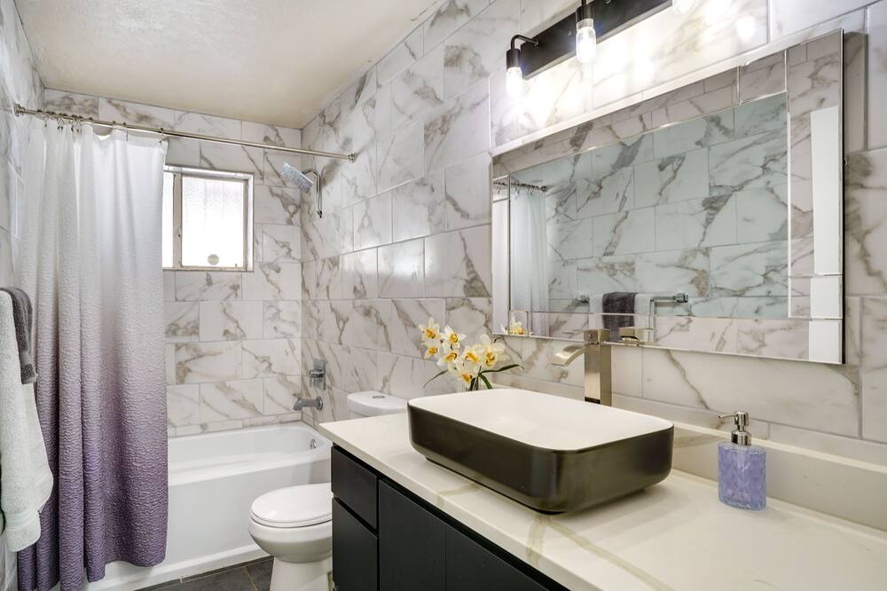 Photo of Bathroom in Campus Farm