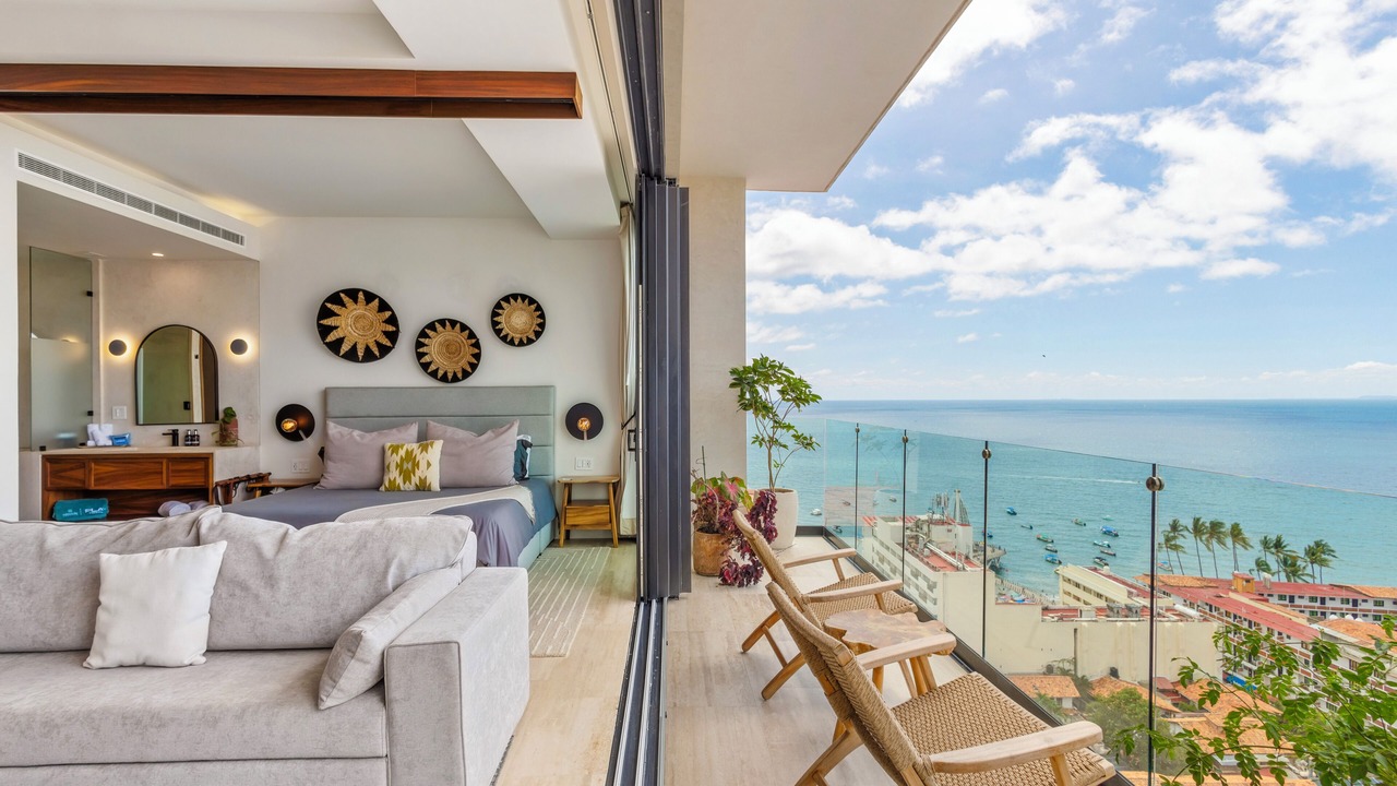 Photo of Others in Romantic Zone