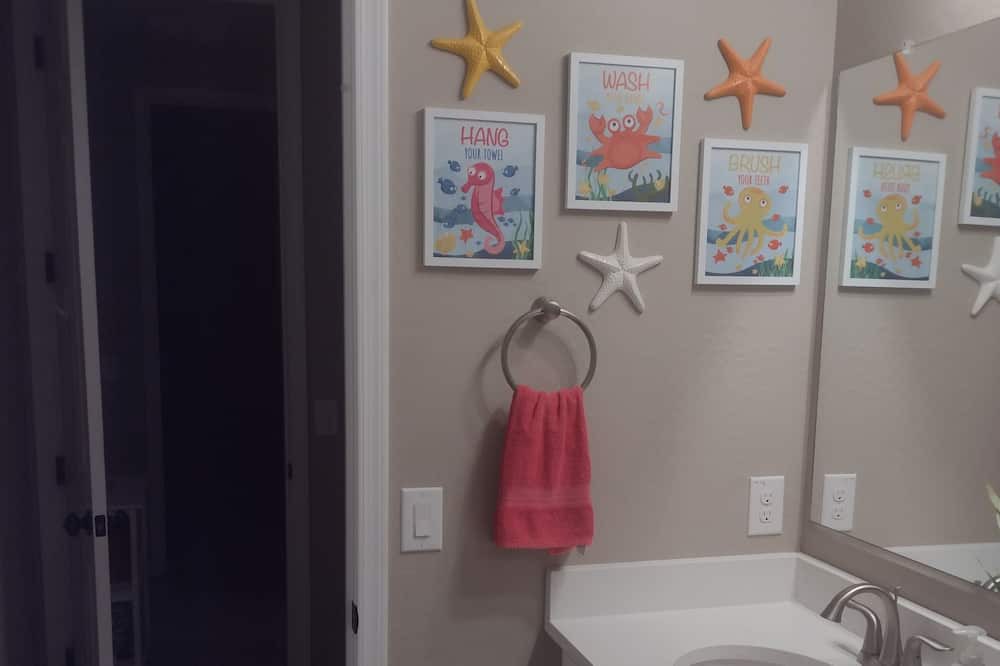 Photo of Bathroom in Maricopa