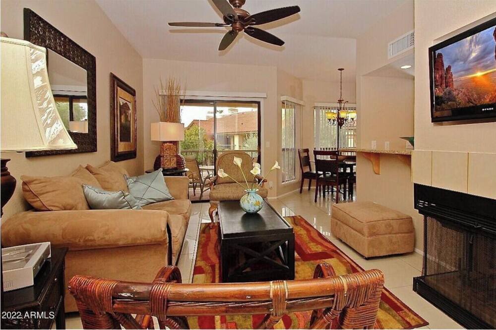 Photo of Livingroom in Scottsdale Ranch
