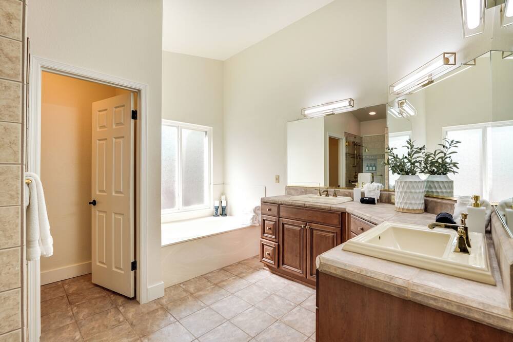 Photo of Bathroom in Arabian Views
