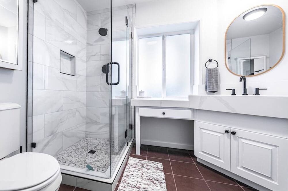 Photo of Bathroom in Village Grove