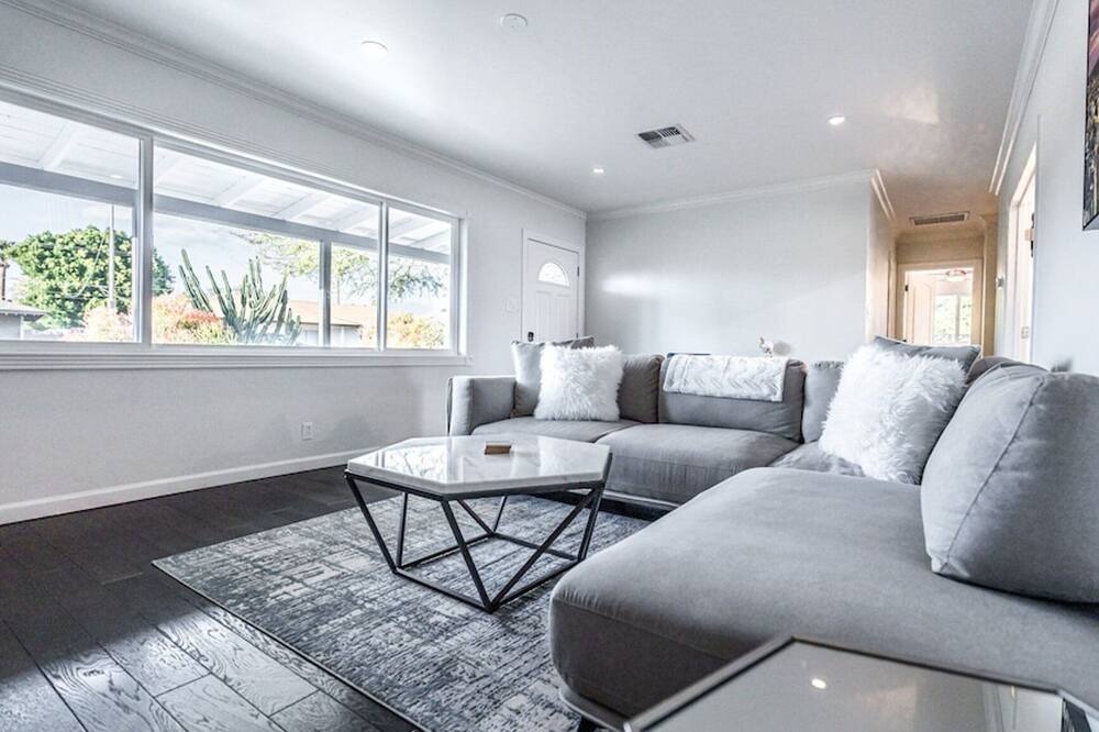 Photo of Livingroom in Village Grove