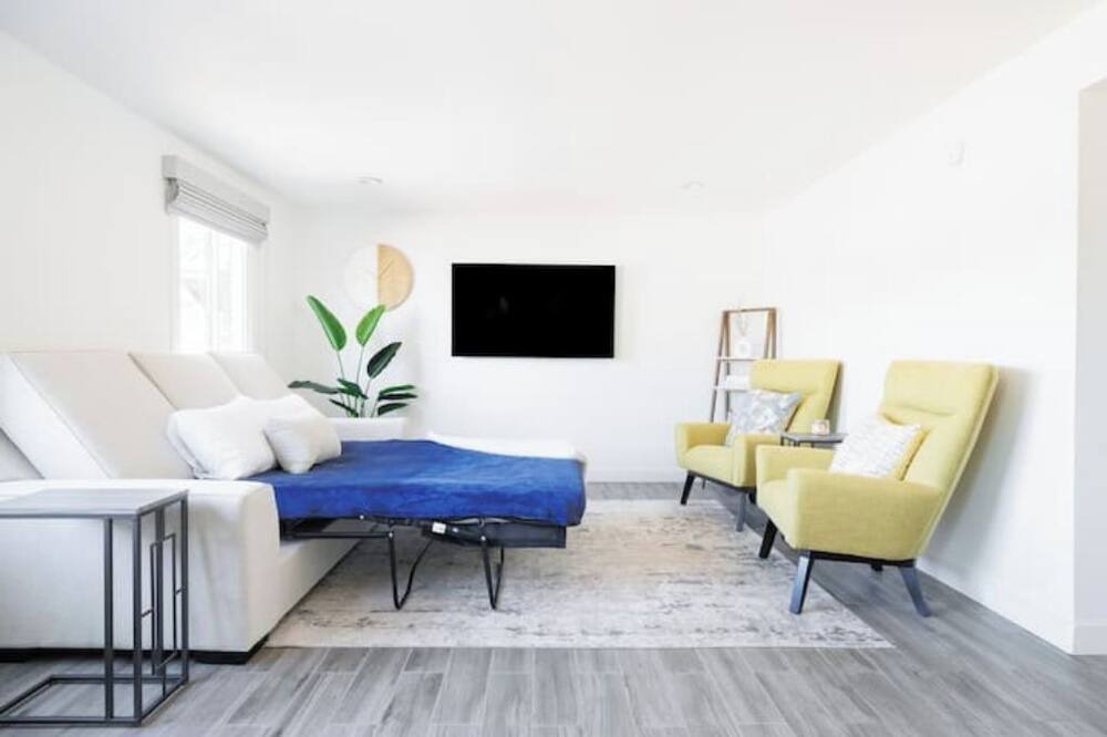 Photo of Livingroom in Pointe Scottsdale