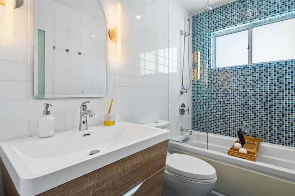 Photo of Bathroom in Village Grove