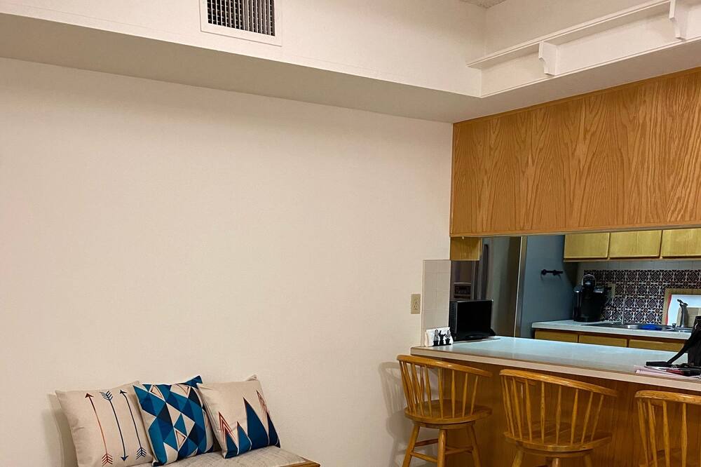 Photo of Livingroom in Country Club Estates