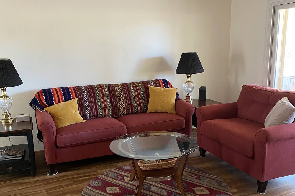 Photo of Livingroom in Country Club Estates