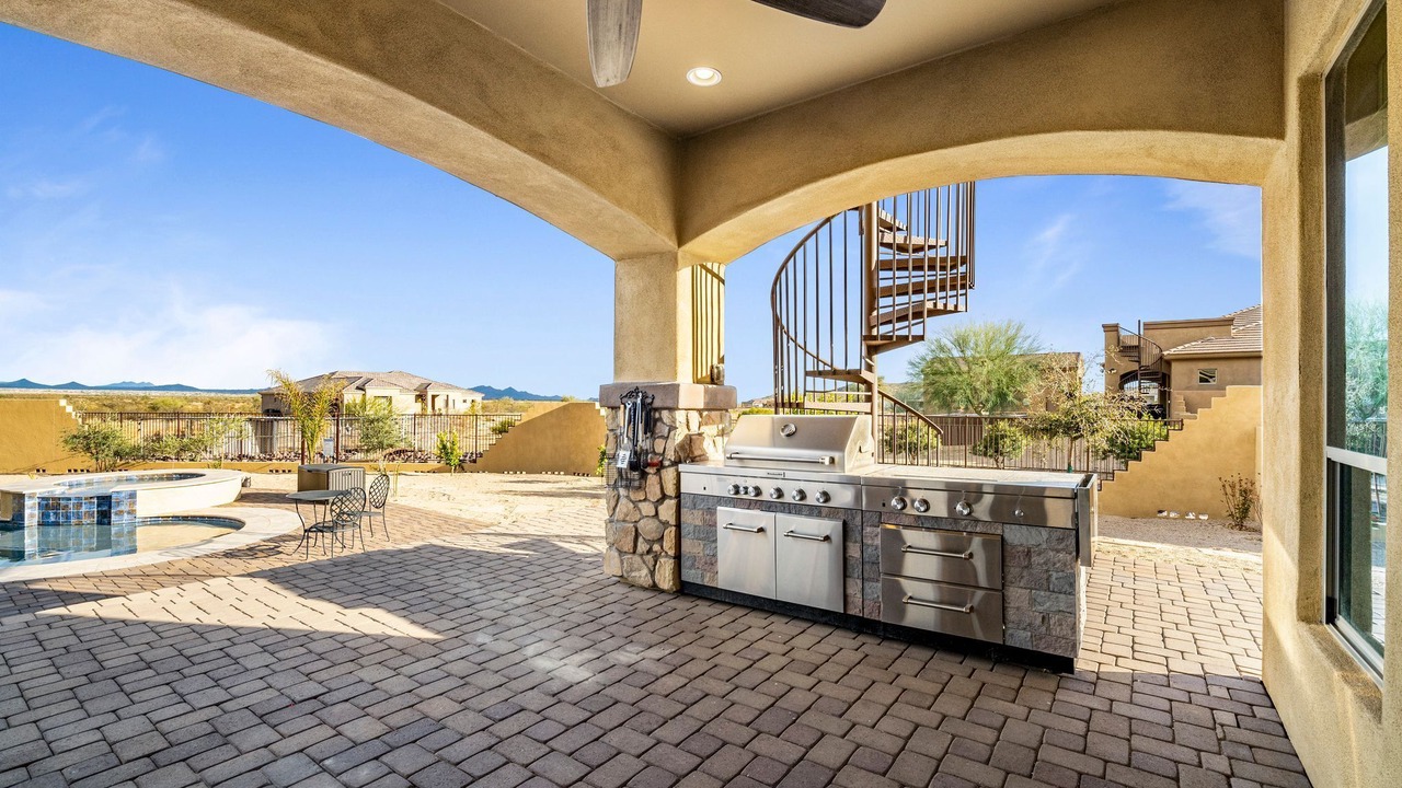 Photo of Patio Balcony in Desert View