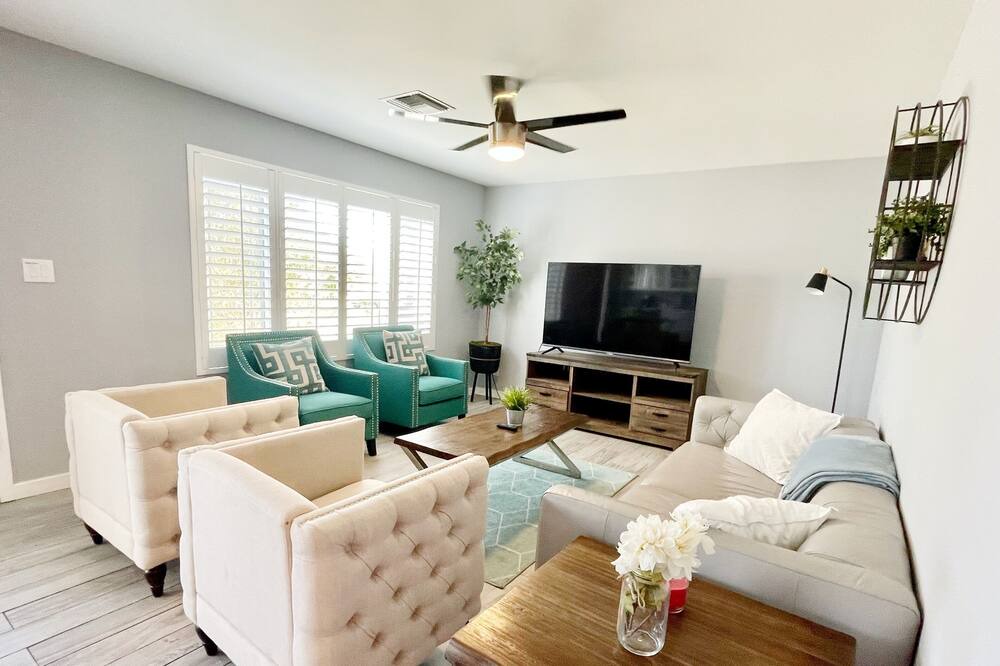 Photo of Livingroom in Pointe Scottsdale