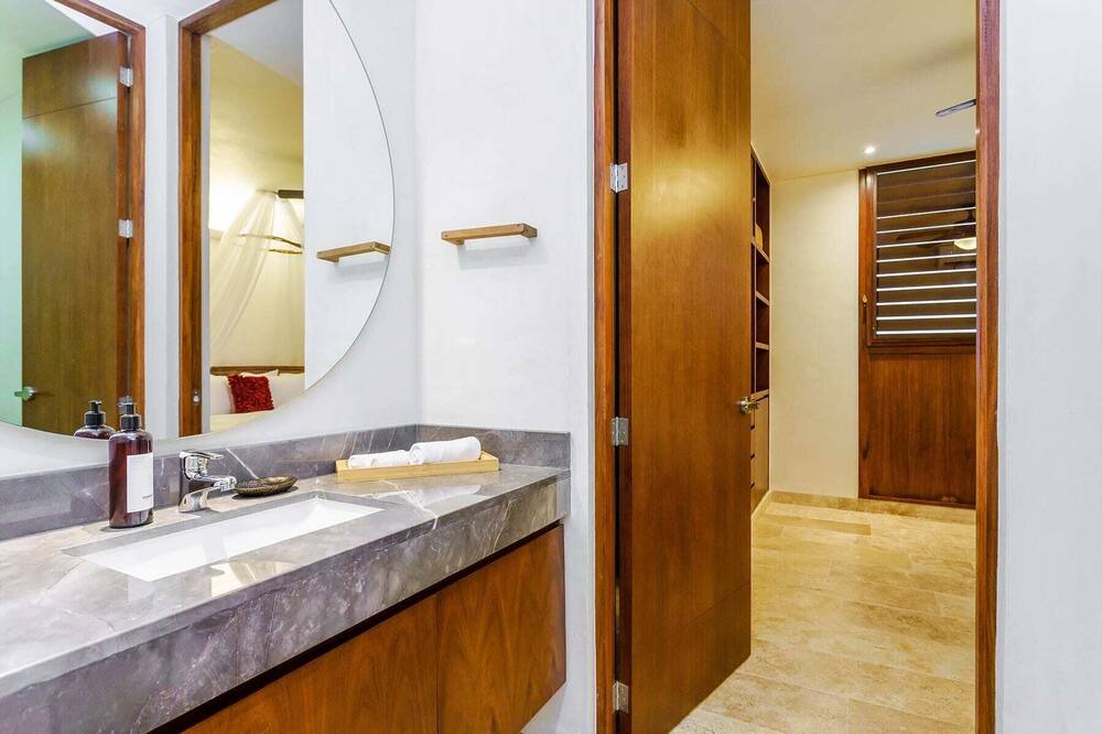 Photo of Bathroom in Zama