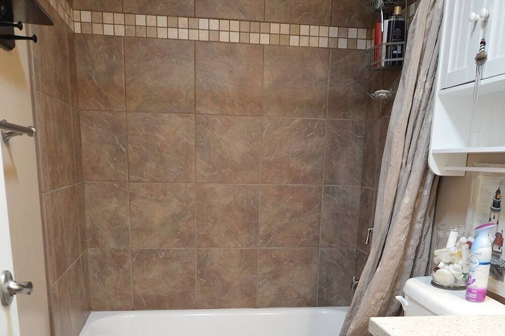 Photo of Bathroom in Page