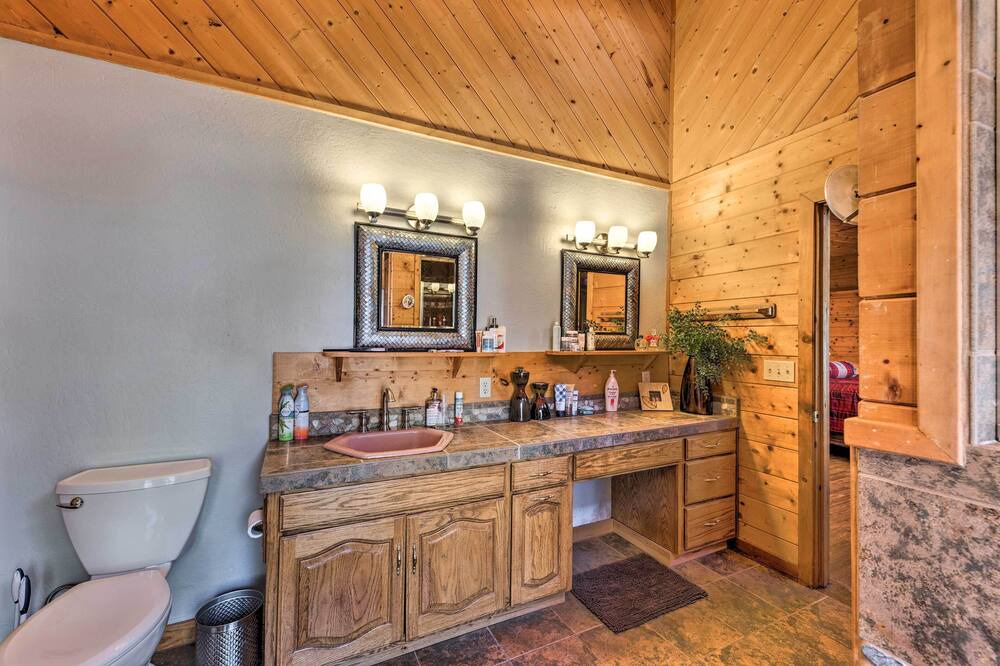 Photo of Bathroom in Clay Springs