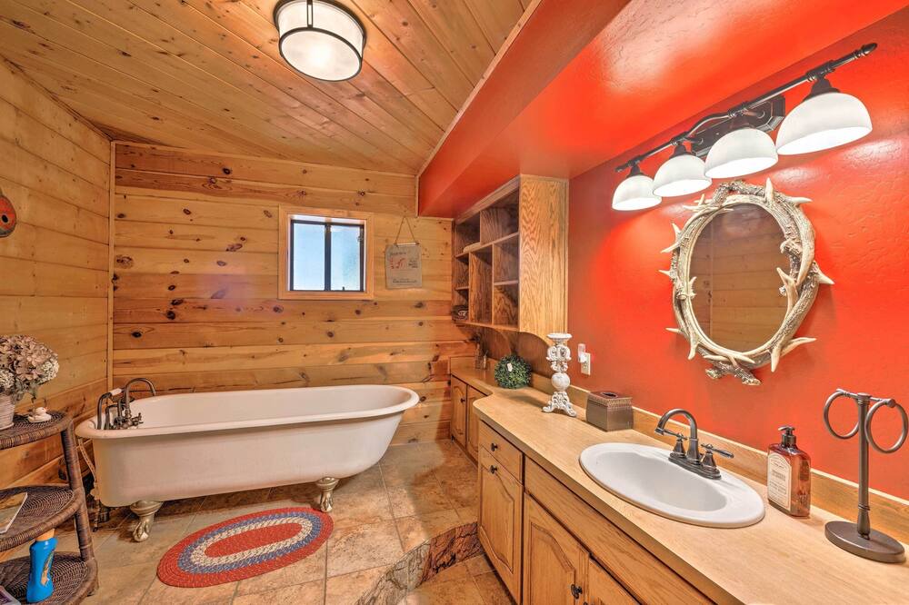 Photo of Bathroom in Clay Springs