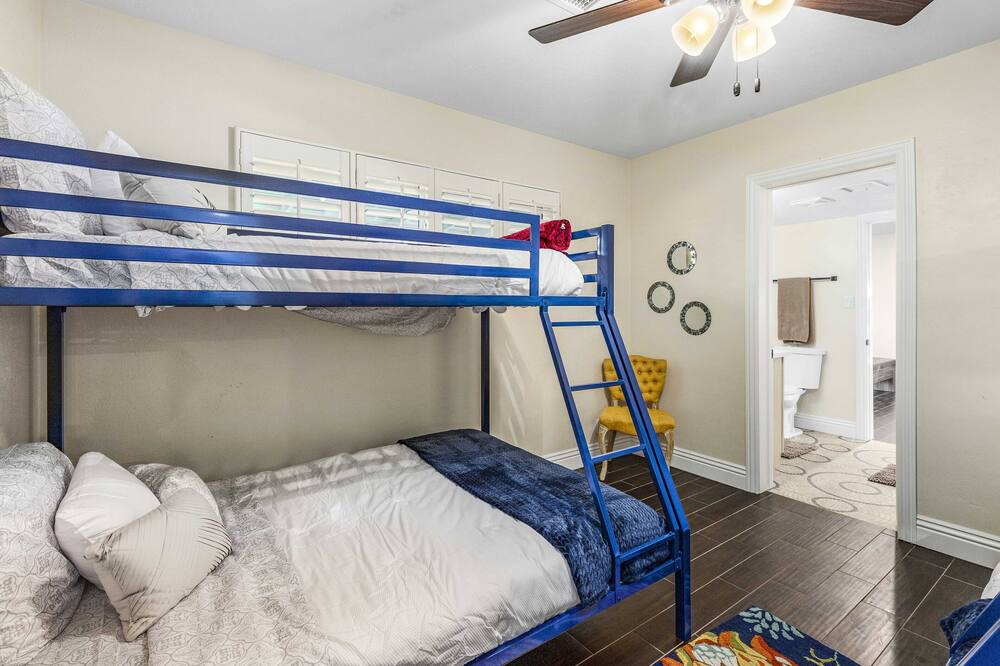 Photo of Bedroom in Village Grove