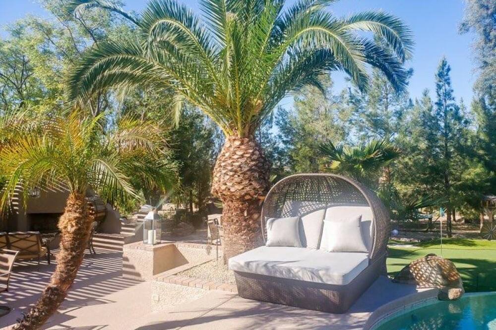 Photo of Outdoor in Paradise Heights
