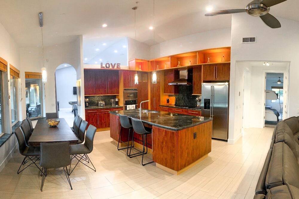 Photo of Bedroom in Paradise Heights