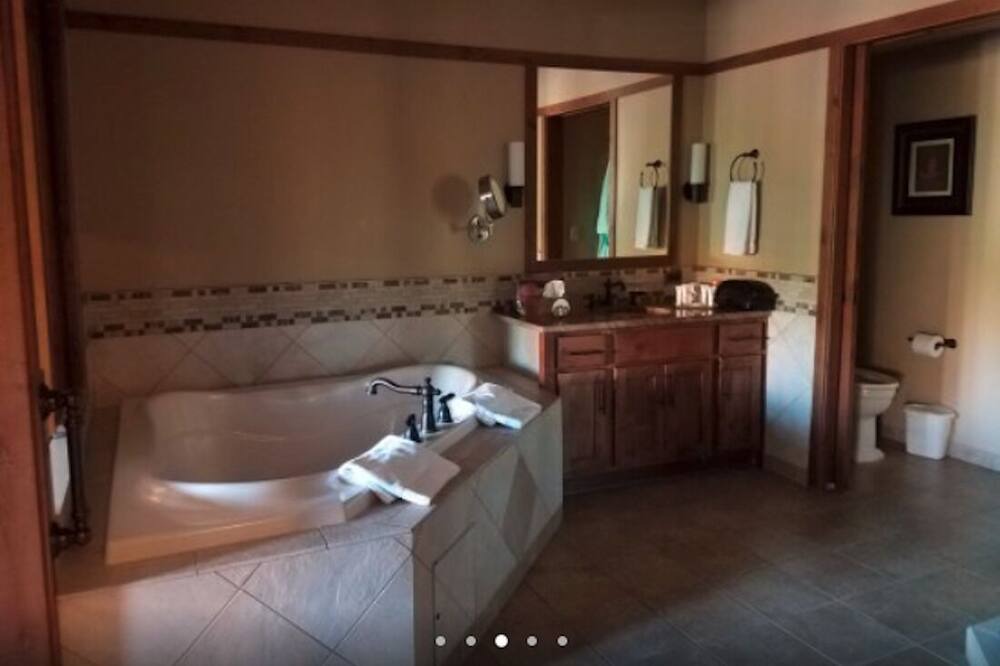 Photo of Bathroom in West Sedona