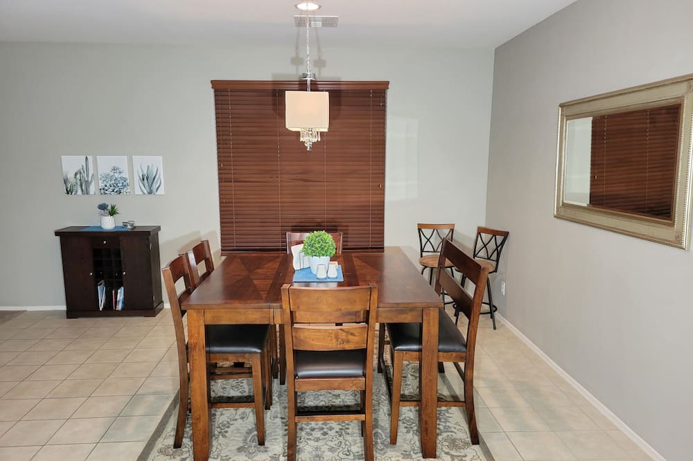 Photo of Kitchen in Surprise Farms
