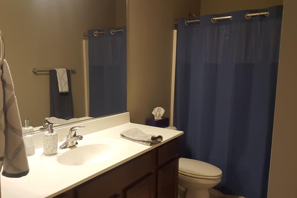 Photo of Bathroom in Surprise Farms