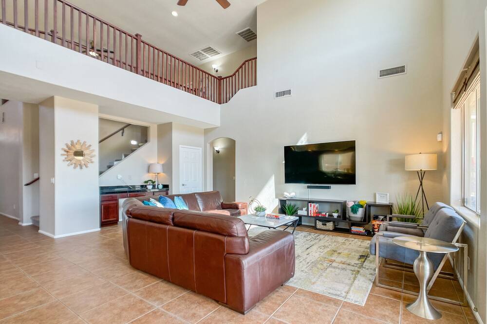 Photo of Livingroom in Laveen Village
