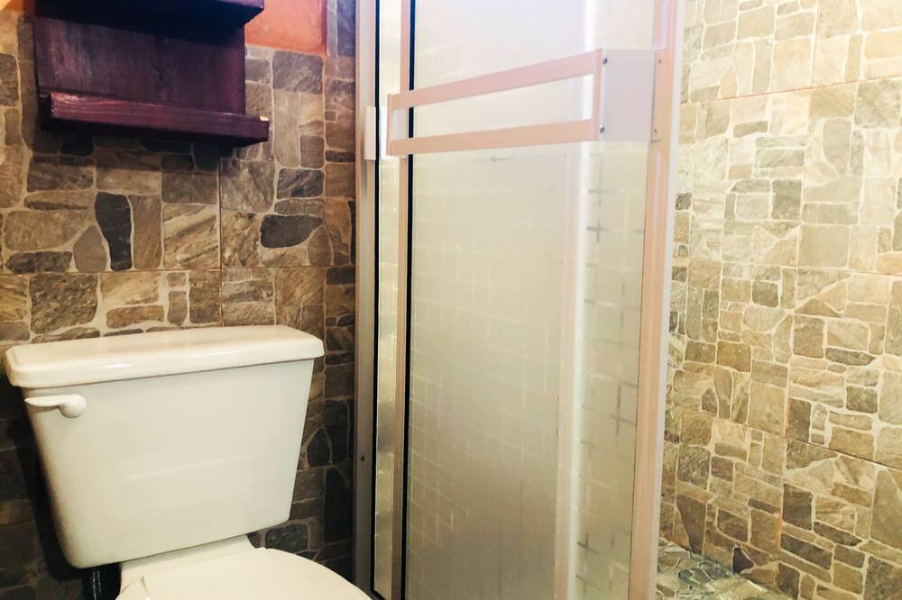 Photo of Bathroom in Creel