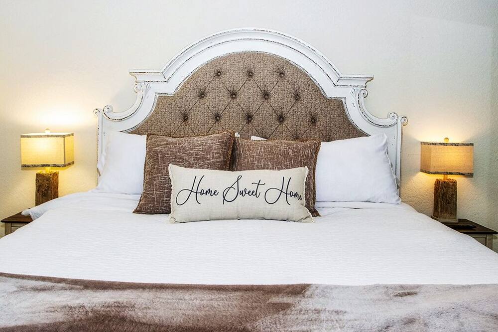 Photo of Bedroom in Pointe Scottsdale