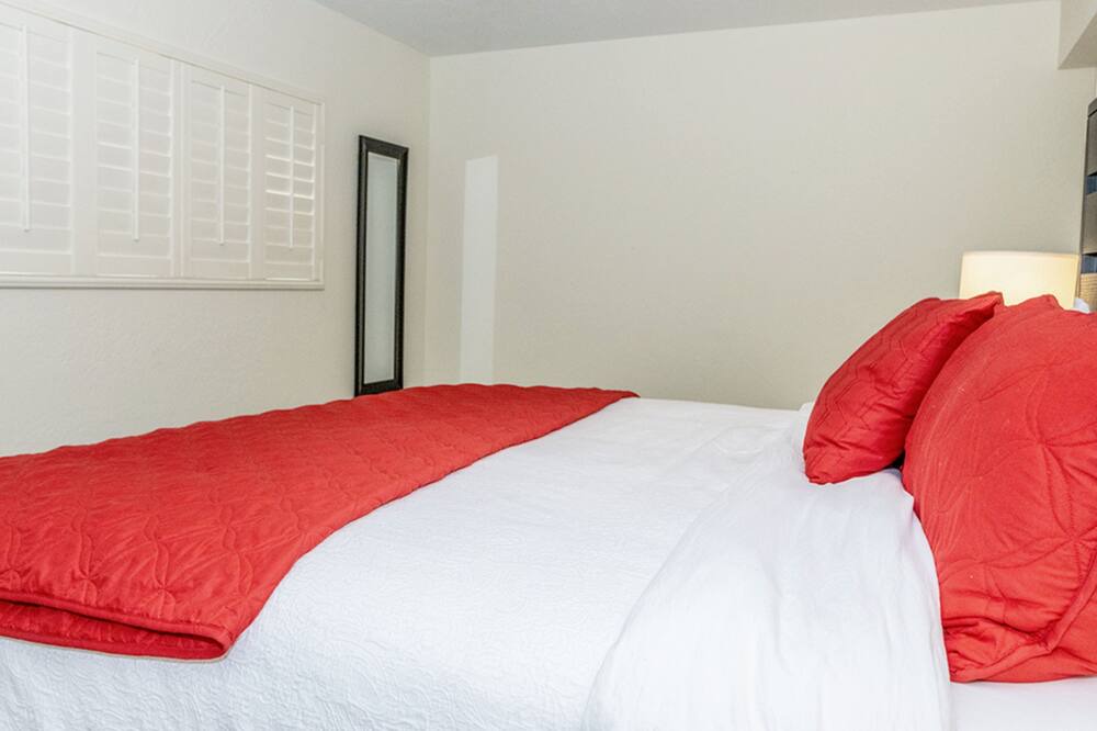 Photo of Bedroom in Pointe Scottsdale