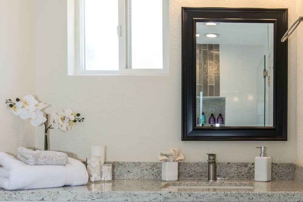 Photo of Bathroom in Pointe Scottsdale