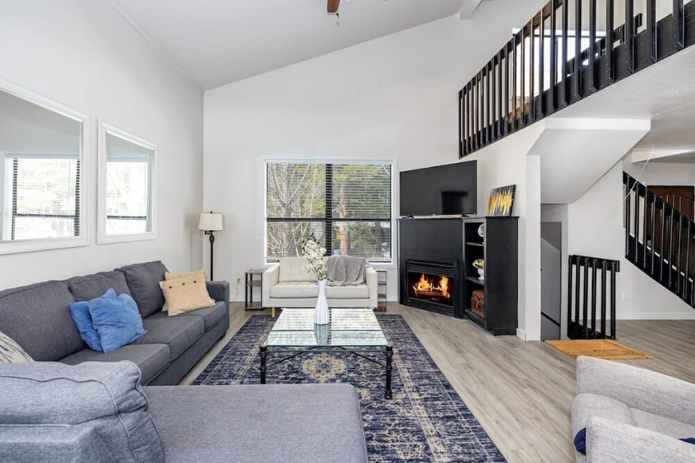 Photo of Livingroom in Flagstaff