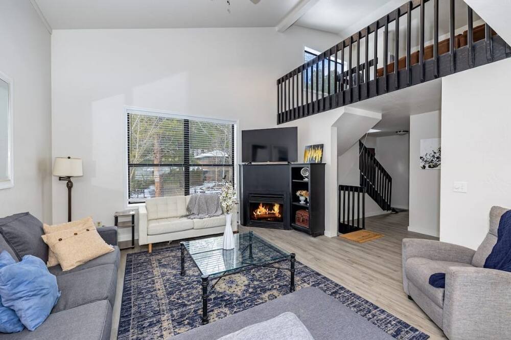 Photo of Livingroom in Flagstaff