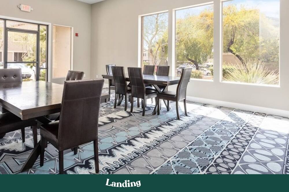 Photo of Bedroom in McDowell Mountain Apartments
