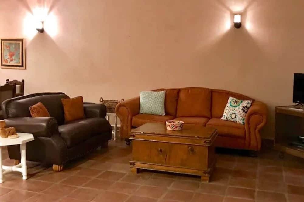 Photo of Livingroom in La Fonda