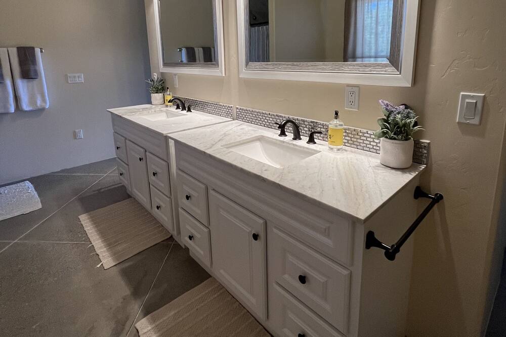 Photo of Bathroom in Marana