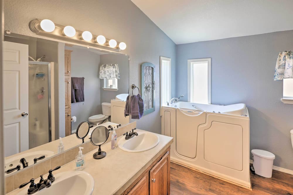 Photo of Bathroom in Cienega Springs