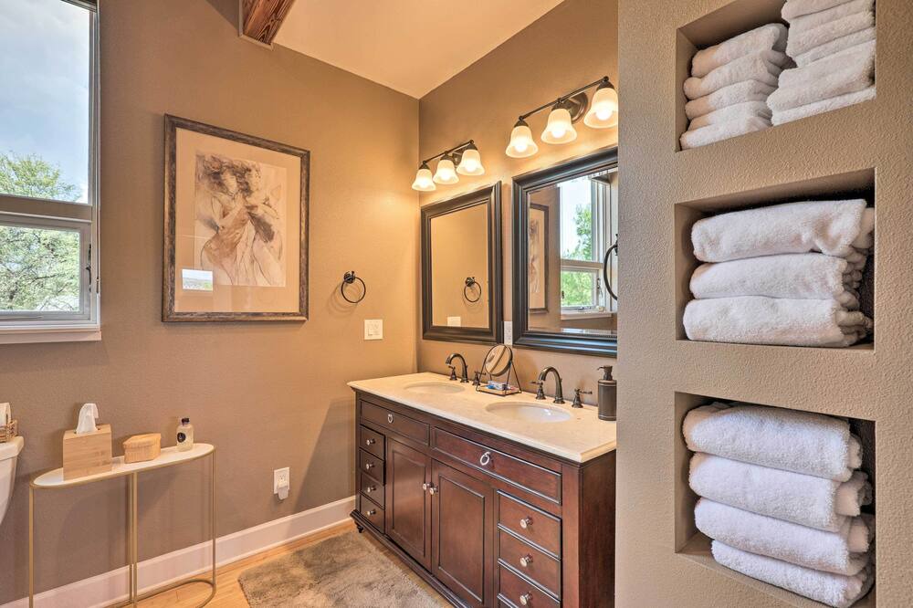 Photo of Bathroom in Clarkdale