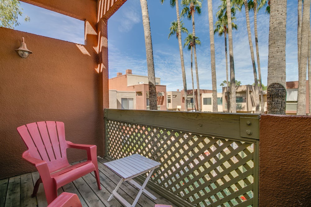 Photo of Patio Balcony in Scottsdale Estates Six
