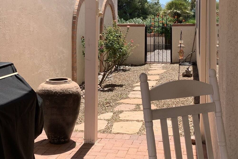 Photo of Outdoor in Country Club Estates