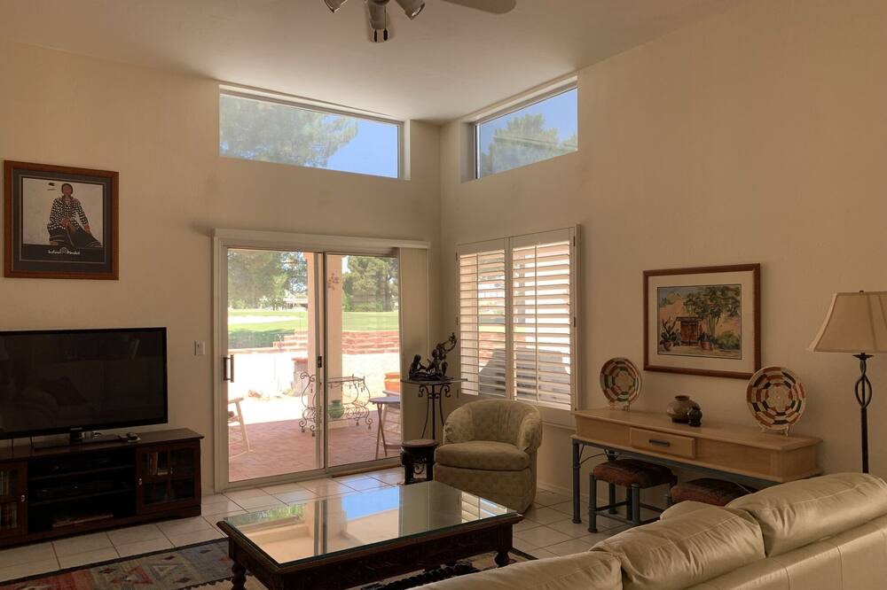 Photo of Bedroom in Country Club Estates