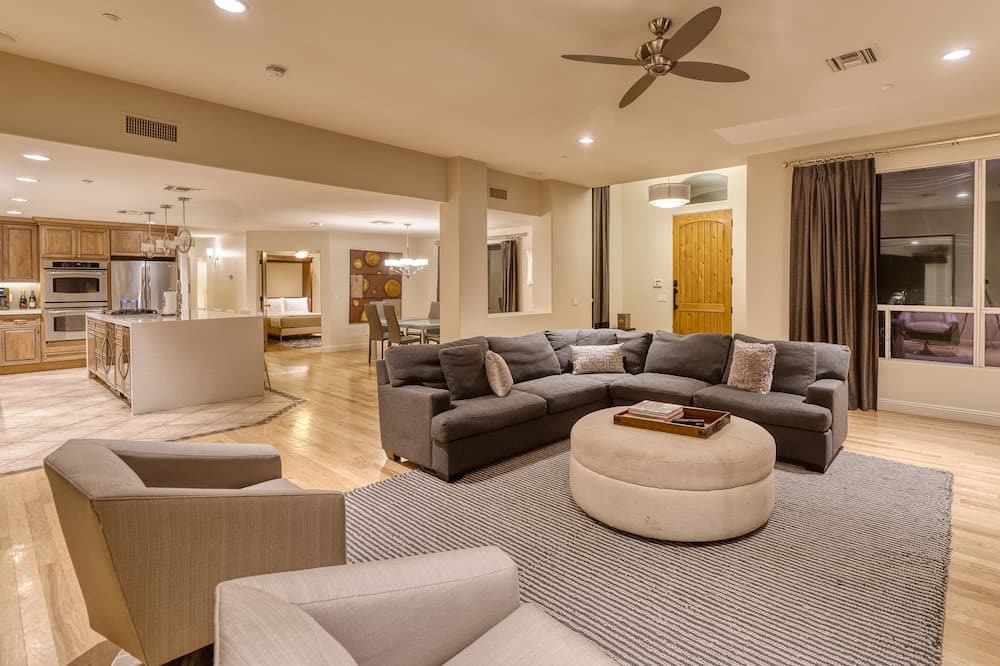 Photo of Livingroom in Central Scottsdale