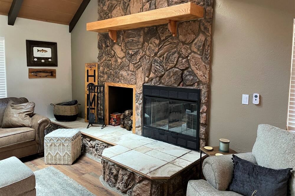 Photo of Livingroom in Pinetop