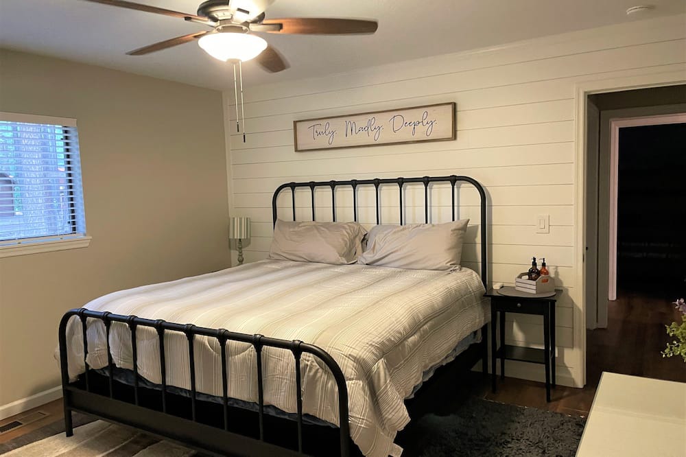 Photo of Bedroom in Pinetop