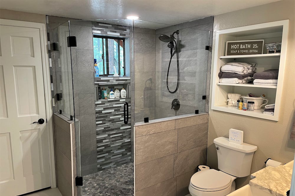 Photo of Bathroom in Pinetop