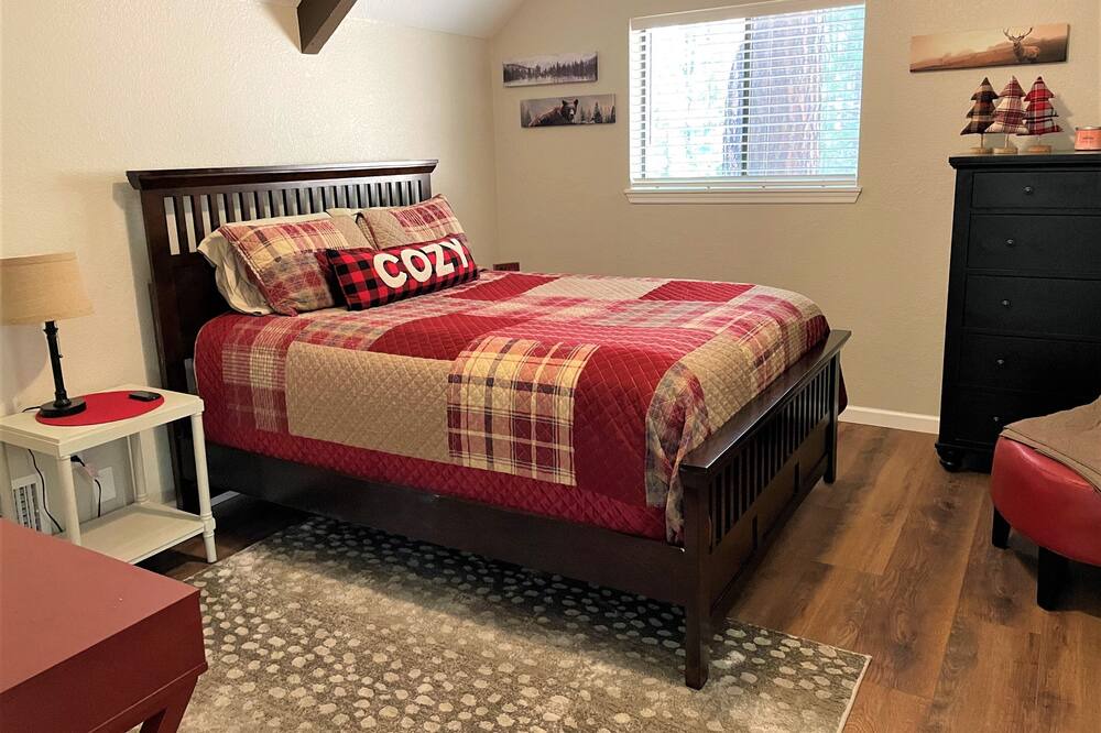 Photo of Bedroom in Pinetop