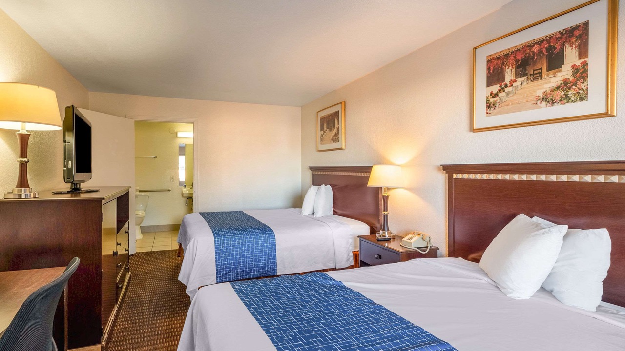 Photo of Bedroom in Metro North Corporate Park