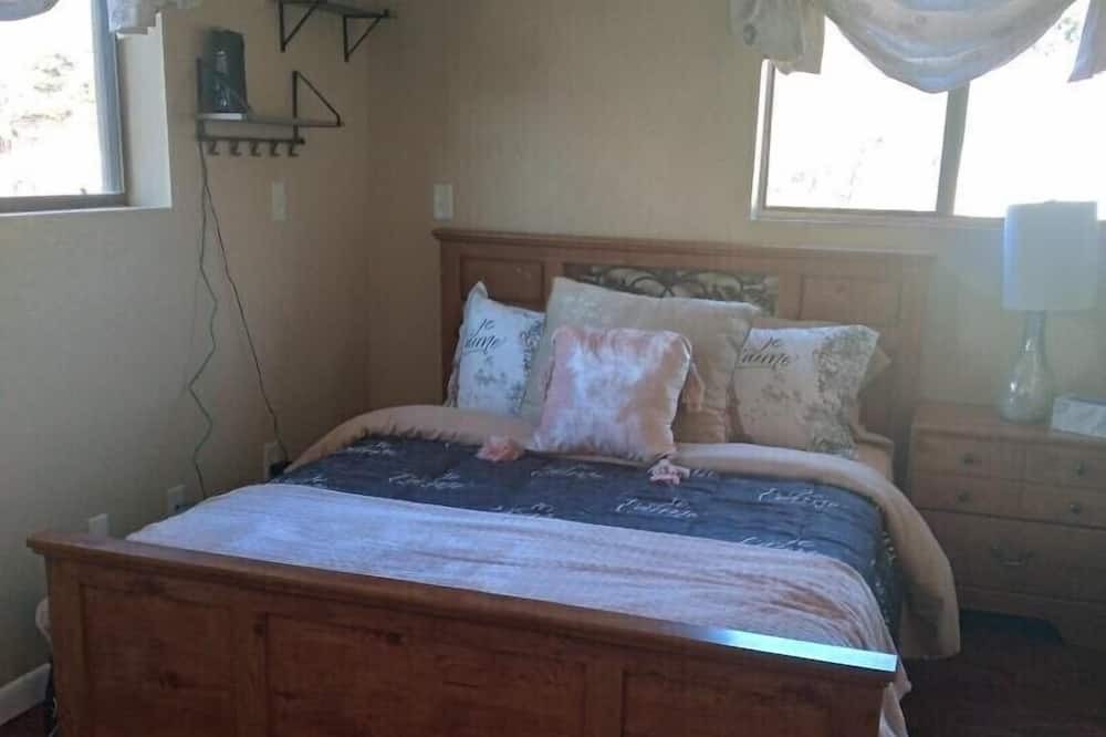 Photo of Bedroom in Black Canyon City