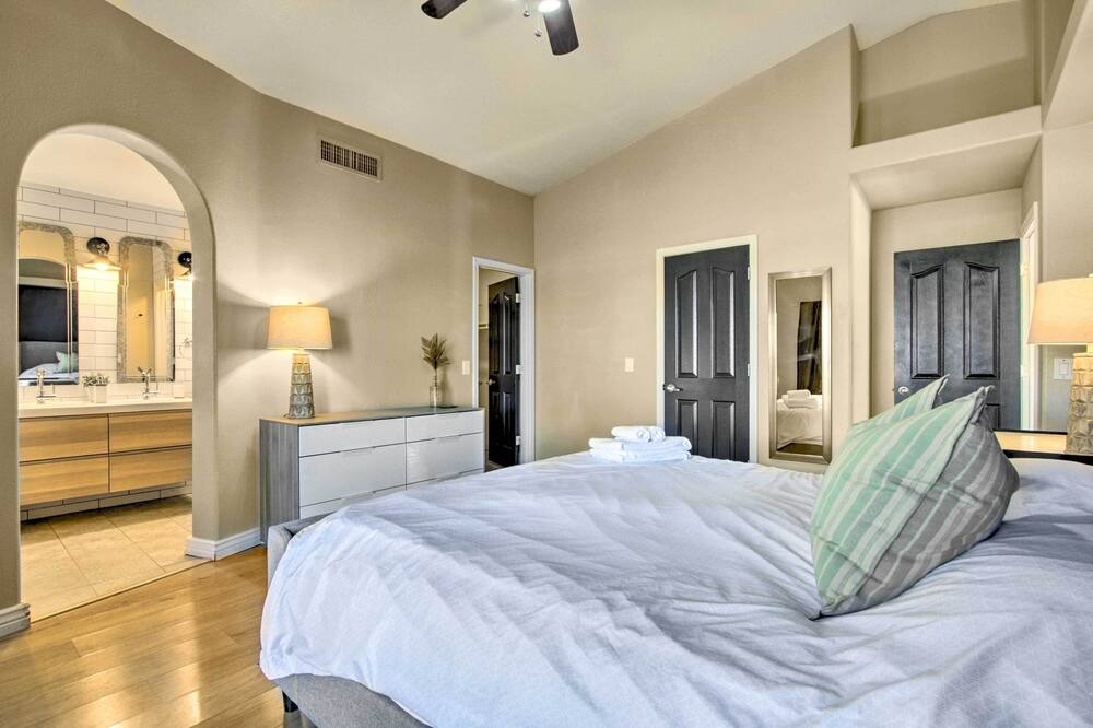 Photo of Bathroom in Arrowhead Lakes