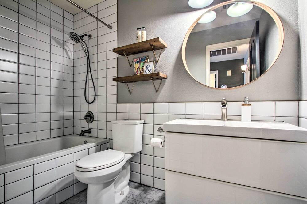 Photo of Bathroom in Arrowhead Lakes