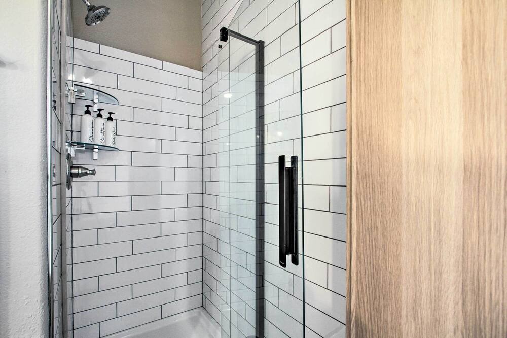 Photo of Bathroom in Arrowhead Lakes